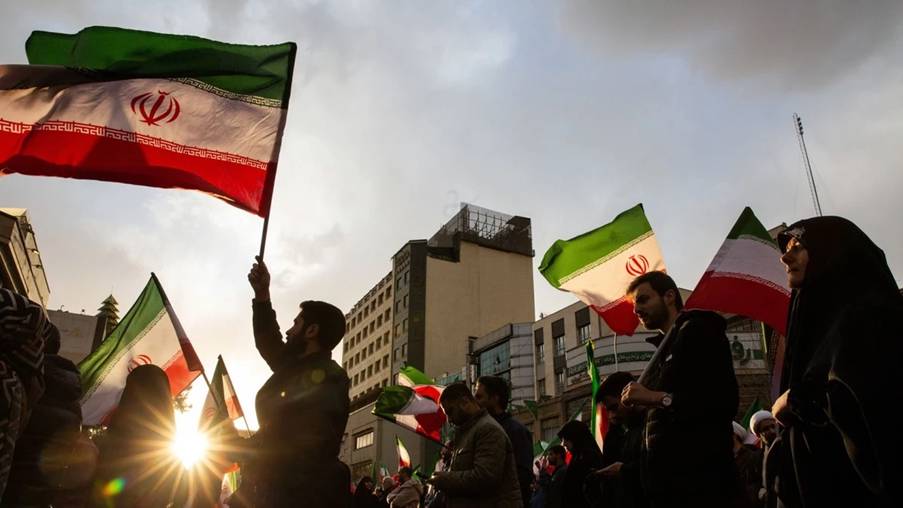 Giá Vàng 09/03/2026: Điều Chỉnh Sau Đỉnh Nhưng Rủi Ro Địa Chính Trị Vẫn Hỗ Trợ Xu Hướng Tăng