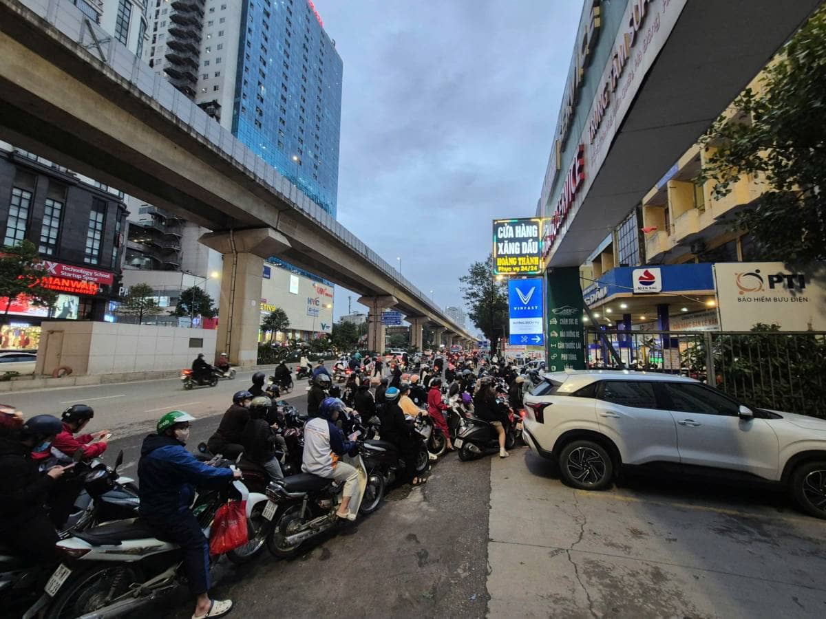 Căng thẳng Trung Đông và áp lực lạm phát khiến hàng hóa toàn cầu chao đảo