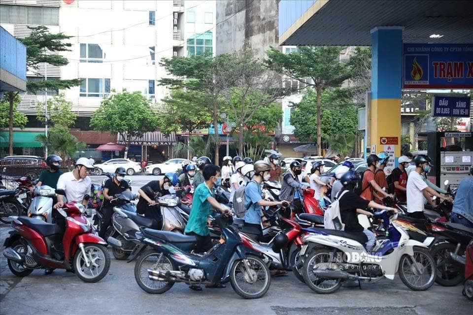 Giá dầu vượt 100 USD: Cú sốc năng lượng mới có thể làm rung chuyển Phố Wall