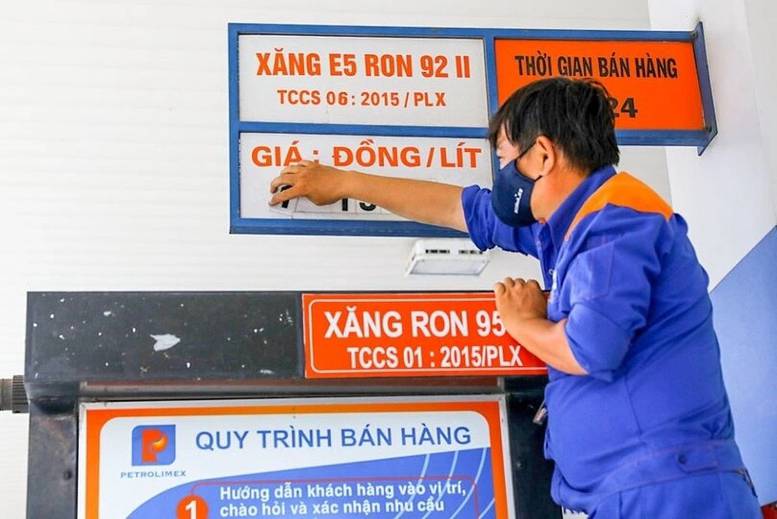 Thị trường đỏ lửa, bán tháo hay hồi phục?Giải mã phao cứu sinh từ chuyến thăm Nga của Thủ tướng Phạm Minh Chính