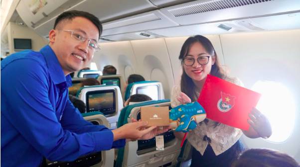 Vietnam Airlines thắp sáng tinh thần nhiệt huyết trên “Chuyến bay Thanh niên” 2026