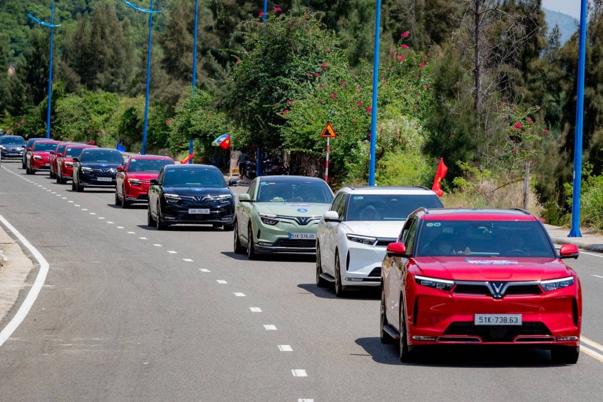 Vingroup gia hạn chương trình hỗ trợ khẩn cấp khách hàng chuyển đổi xe xăng sang xe điện tới 30/04/2026