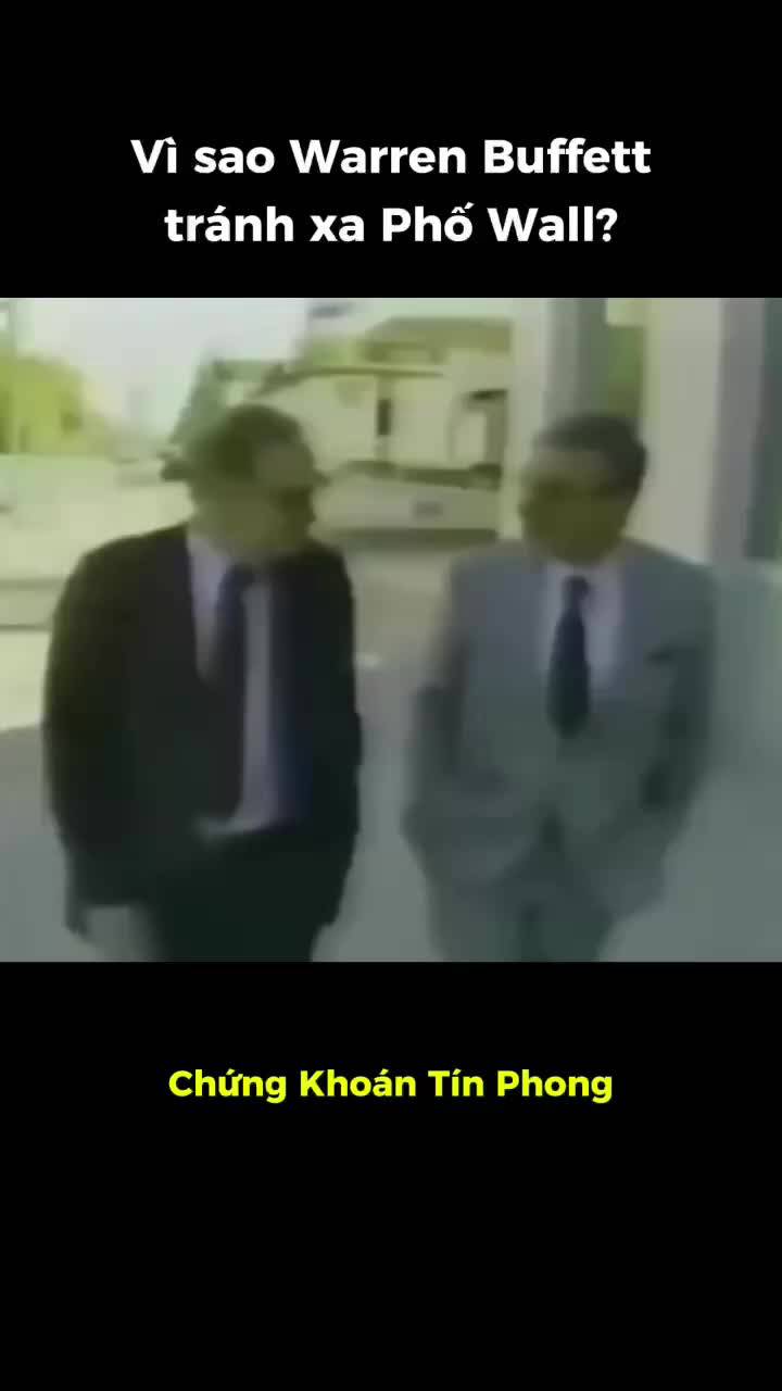 Warren Buffett giải thích rằng ông chọn sống và đầu tư ở Omaha vì nơi đây yên tĩnh, không ồn ào và không bị tác động bởi đám đông như ở Phố Wall.