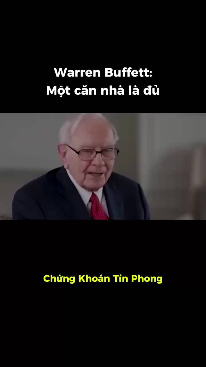 Warren Buffett nhấn mạnh rằng ông không cần sở hữu quá nhiều tài sản. Chỉ một ngôi nhà để gia đình hạnh phúc là đủ. Việc có nhiều nhà không mang lại thêm niềm vui, mà chỉ khiến cuộc sống phát sinh thêm rắc rối. Với ông, hạnh phúc thật sự không đến từ việc sở hữu bao nhiêu thứ, mà đến từ việc mỗi ngày được làm công việc mà ông yêu thích.

#dautu #chungkhoan #warrenbuffett #chungkhoantinphong