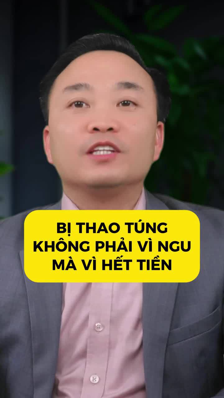 Bị thao túng không phải vì ngu, mà vì HIẾT TIỀN