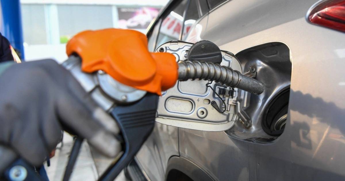 Xăng dầu rẻ hơn khu vực: Bộ Công Thương hỏa tốc siết buôn lậu qua biên giới