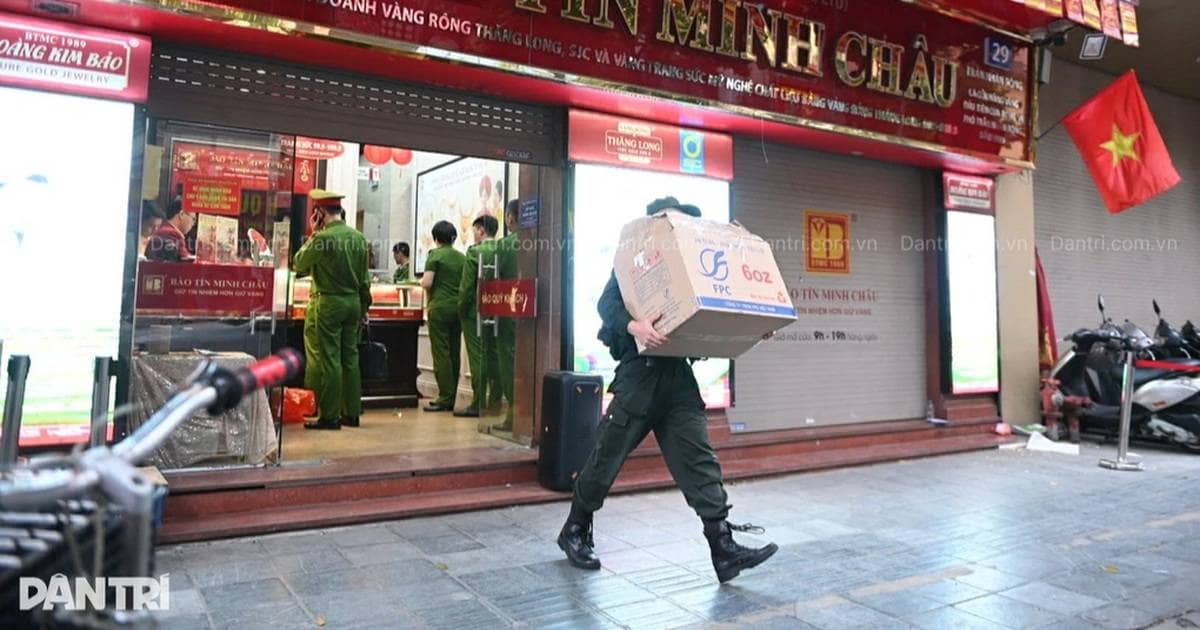 Giao dịch tại Bảo Tín Minh Châu vẫn sôi động sau khi lãnh đạo bị khởi tố