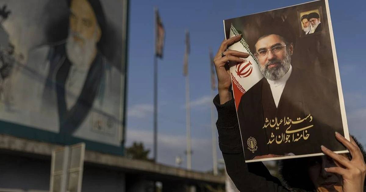 Lãnh tụ Tối cao Iran bất ngờ lên tiếng sau 1 tháng im lặng