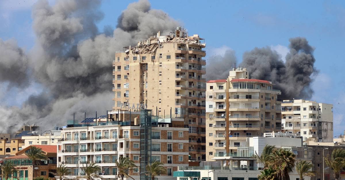 Iran cảnh báo rút khỏi ngừng bắn, cân nhắc đóng eo biển Hormuz sau các đợt không kích của Israel