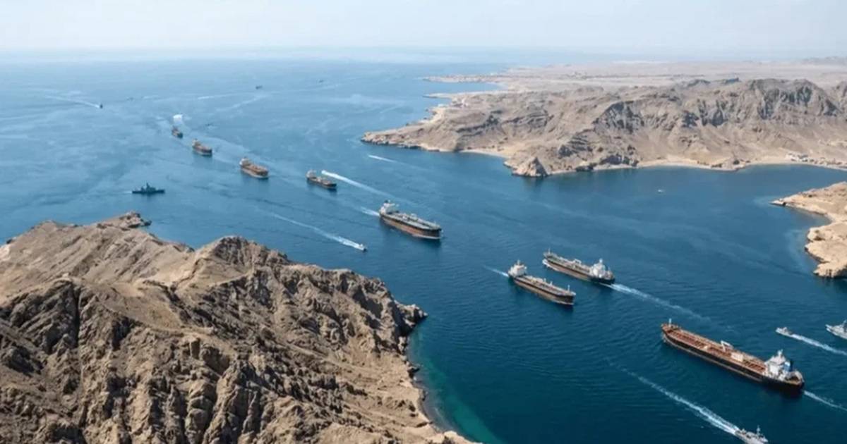 Báo Mỹ tiết lộ con số bất ngờ: Phí qua Eo biển Hormuz có thể chạm ngưỡng triệu USD?