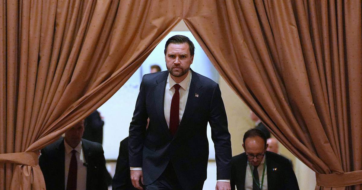 Đàm phán Mỹ - Iran kéo dài 15 giờ: Căng như dây đàn, Hormuz vẫn là “nút thắt sinh tử”