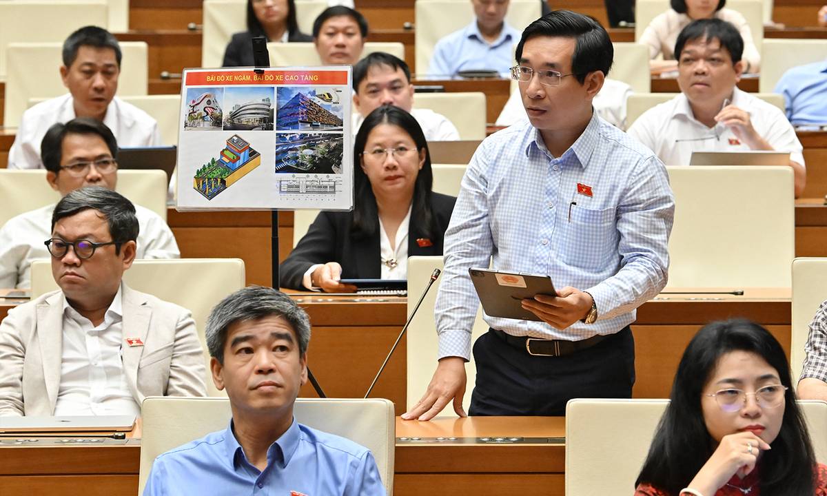 Đại biểu quốc hội đề xuất Hà Nội cho phép đỗ xe trên vỉa hè có điều kiện