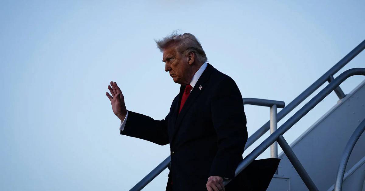 Từ ngoại giao sang “ra đòn”: Ông Trump đang chơi canh bạc gì tại Hormuz?