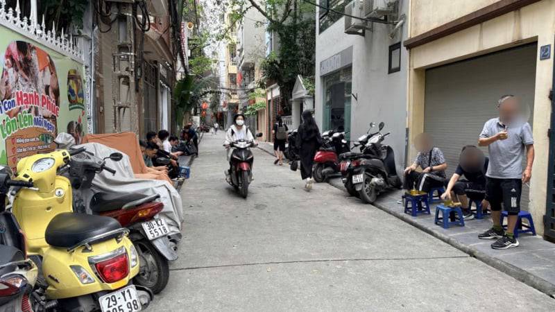 Đề nghị cắt điện, xử phạt hành chính... đối với các hộ kinh doanh, bán nước trên vỉa hè hành lang các tuyến đường