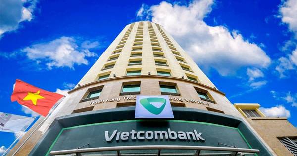 Vietcombank tăng mạnh thu nhập cho gần 23.000 nhân viên: Chủ tịch nhận hơn 3 tỷ, Tổng Giám đốc hơn 2,6 tỷ đồng