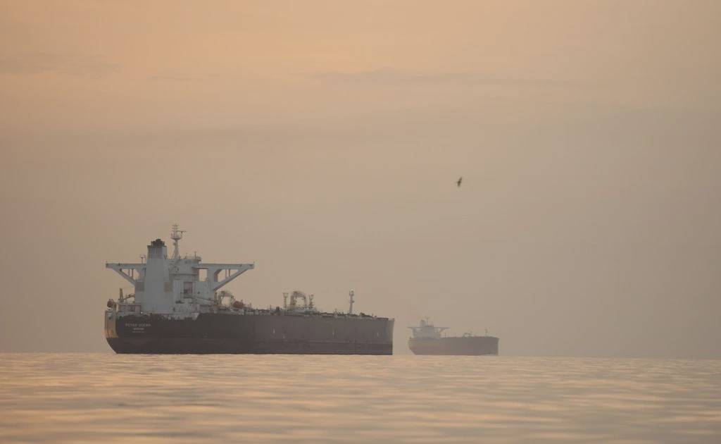 Sai một phát súng, lộ cả hệ thống: Iran gặp vấn đề gì ở Hormuz?