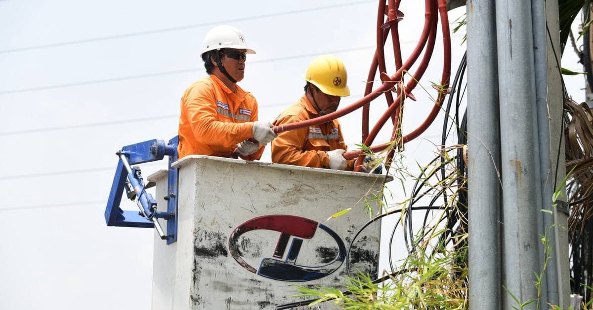 Giá điện giờ cao điểm dồn vào buổi tối: Hộ kinh doanh, dịch vụ sẽ chịu tác động lớn nhất