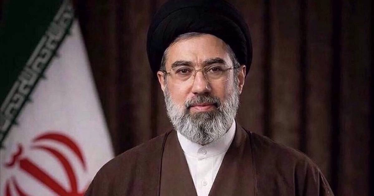 Lãnh tụ Tối cao Iran phát tín hiệu cứng rắn về Hormuz, căng thẳng leo thang
