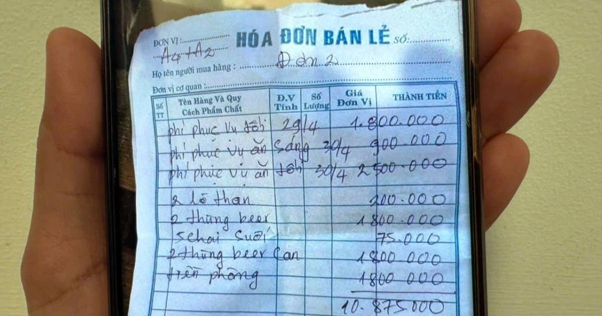 Xôn xao hóa đơn thùng bia 900.000 đồng, phụ phí hơn 5 triệu đồng