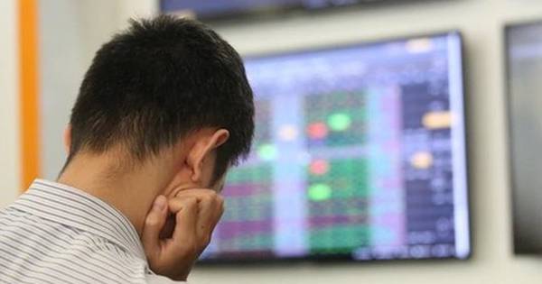 VN-Index liên tục lập đỉnh nhưng đa số cổ phiếu lại giảm: Nghịch lý khiến giới đầu tư lo ngại