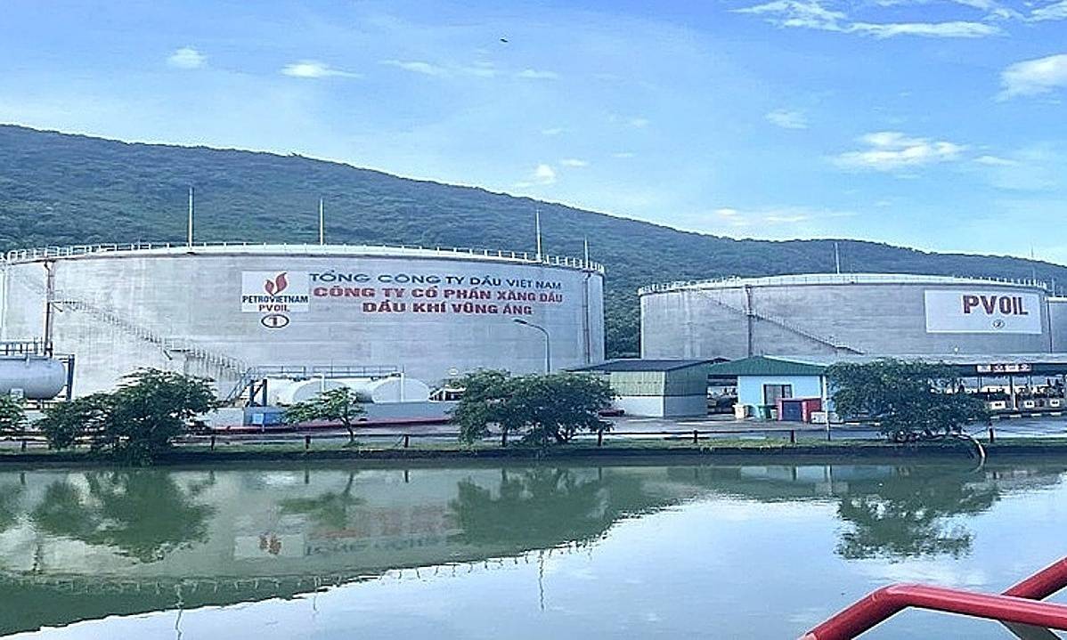 Kế toán của PVoil Vũng Áng 'ôm' 94 tỷ đồng tiền xăng dầu đi đánh bạc