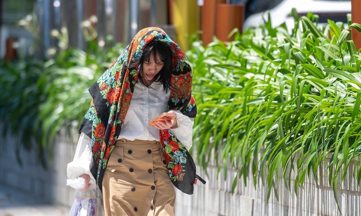 Vì sao Hà Nội là tâm điểm của đợt nắng nóng trên 40 độ C?