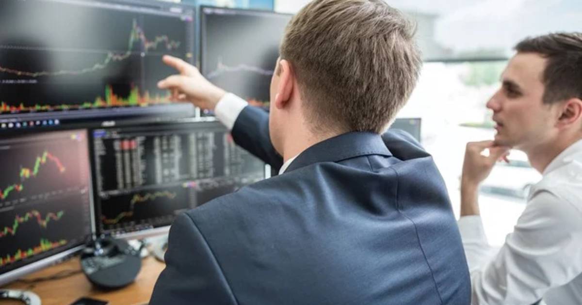 Tiền ngoại rút khỏi chứng khoán Việt Nam với tốc độ chóng mặt, điều gì đang xảy ra?