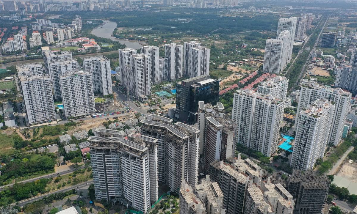 Bất động sản phía nam 'nóng bên cung, trầm lắng bên cầu'