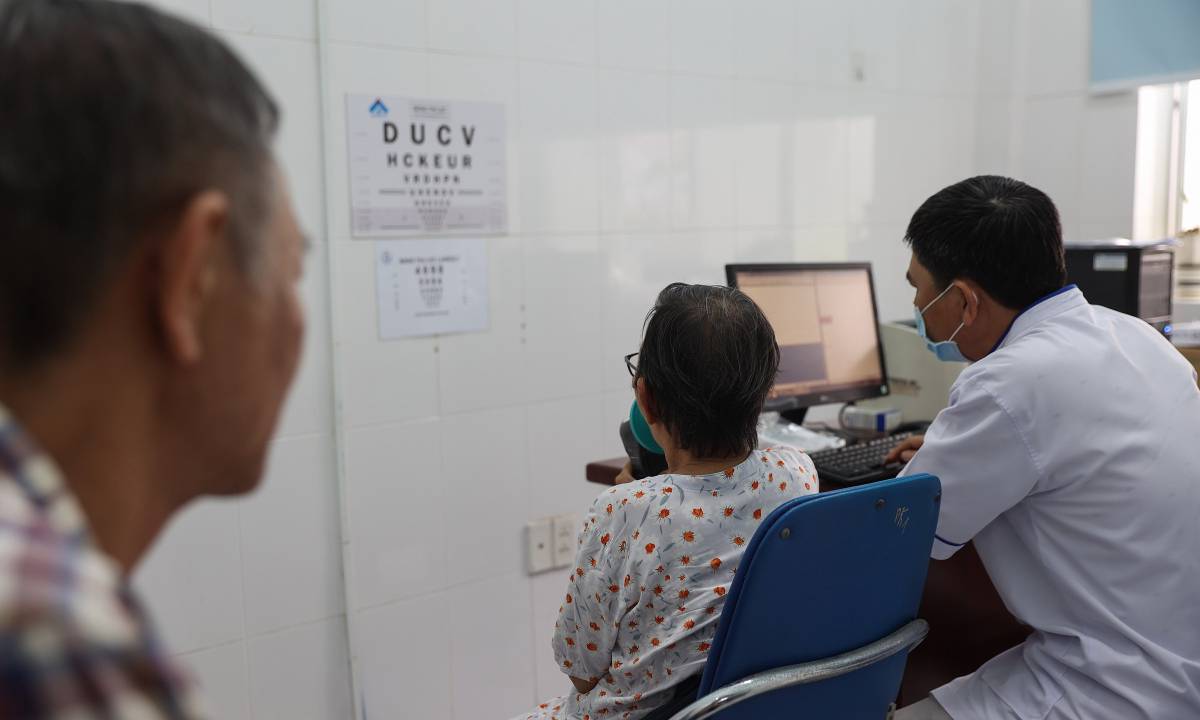 Đề xuất người từ 75 tuổi được hưởng 100% bảo hiểm y tế