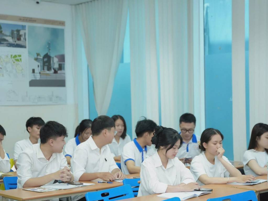 Chọn ngành sau khi thi THPT: 'Định mệnh' cả đời hay chỉ là bước đệm đầu tiên?