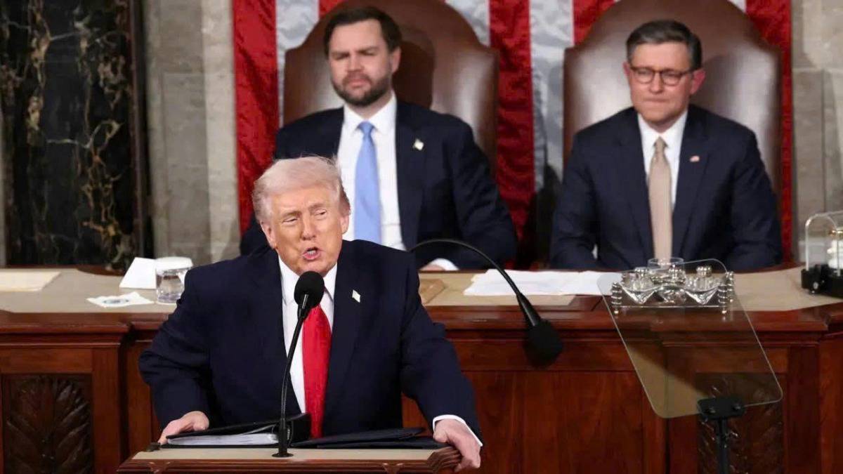 Một năm sau "Ngày Giải phóng", Thuế quan mới của Donald Trump và làn sóng tái định giá hàng hóa: Dòng tiền đang dịch chuyển về đâu?