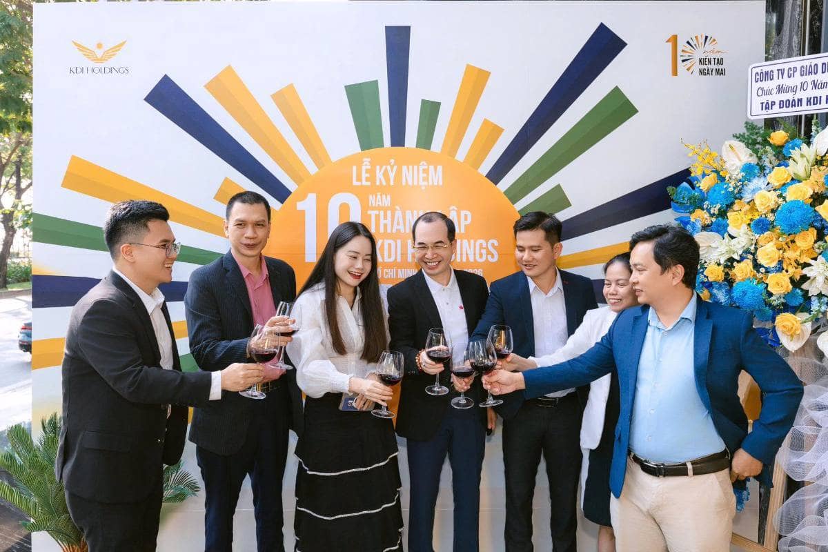 NCS Tiến sĩ, Luật gia Nghiêm Hải Anh – Kiến trúc sư của những hệ sinh thái đầu tư bền vững. Trong bức  ...