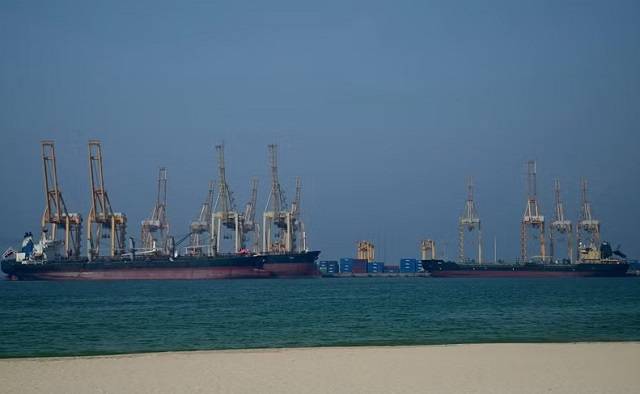 Mỹ bắt giữ tàu hàng Iran tại vịnh Oman