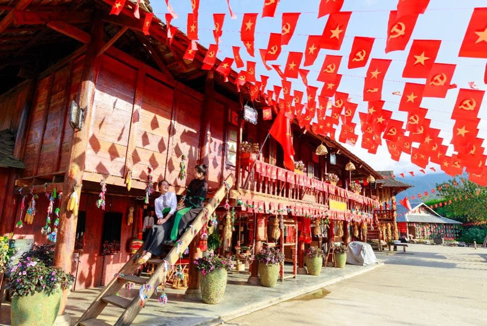 Nghỉ lễ giỗ tổ và 30/4 – 1/5: Lên Sa Pa chạm mây, săn hoa, check-in tự hào – sống trọn những ngày đẹp nhất năm