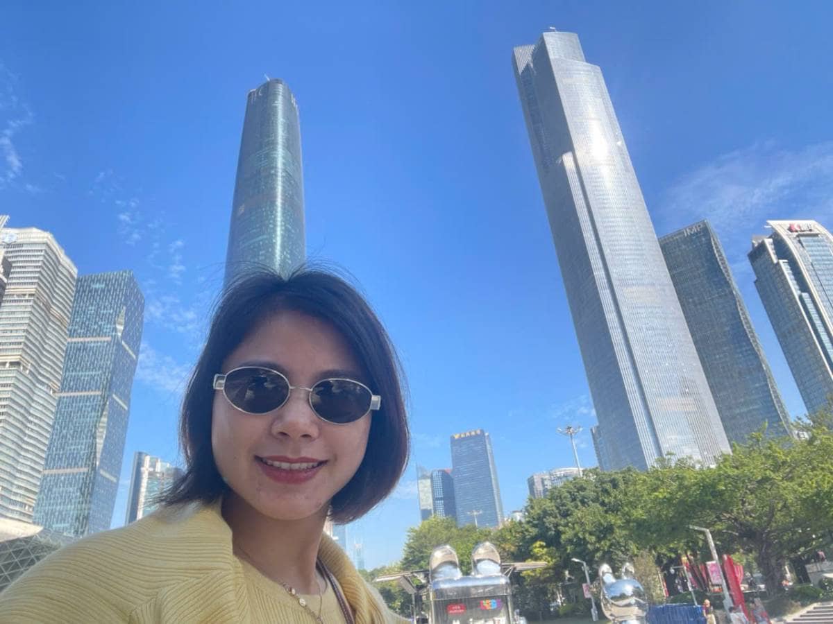 Người mới vào chứng khoán thường không thua vì “không biết gì”, mà thua vì tin vào những thứ nghe có  ...