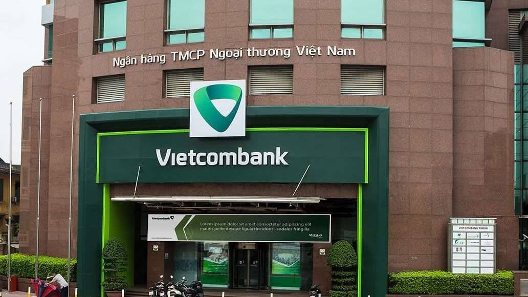 VCB sắp bán hơn 500 triệu cổ phiếu cho nhà đầu tư lớn...nhưng giá lại giảm - Dòng tiền thông minh đang làm gì?