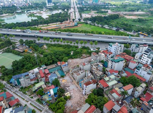 GPMB đoạn Phạm Văn Đồng – Văn Tiến Dũng, đại lộ Tây Thăng Long tiến gần ngày thông xe trong 2026. Công  ...