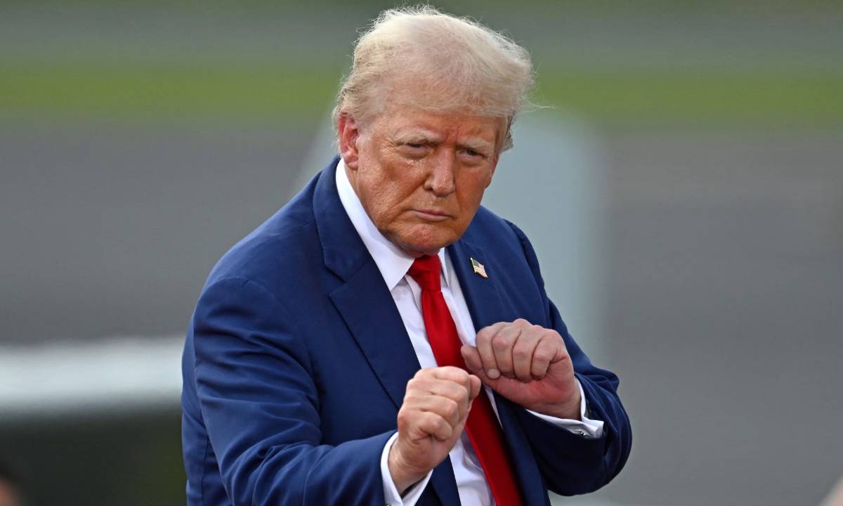Trump dừng chiến dịch hộ tống tàu qua Hormuz: Điều chỉnh chiến lược hay biểu hiện thiếu nhất quán?