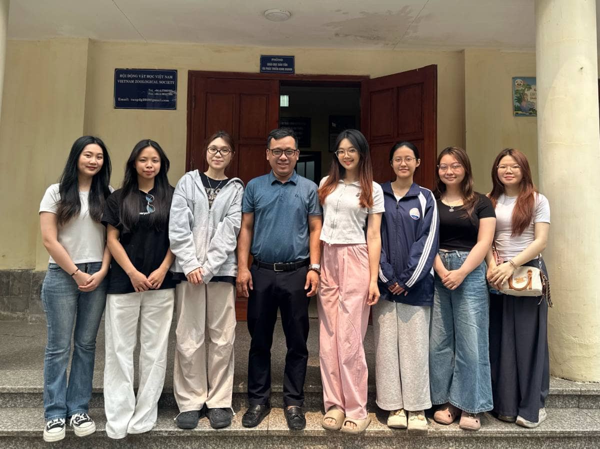 Vườn thú Hà Nội sau cải tạo qua lăng kính của ZOO HÍ. Với sự kết hợp của nhóm sinh viên  ...