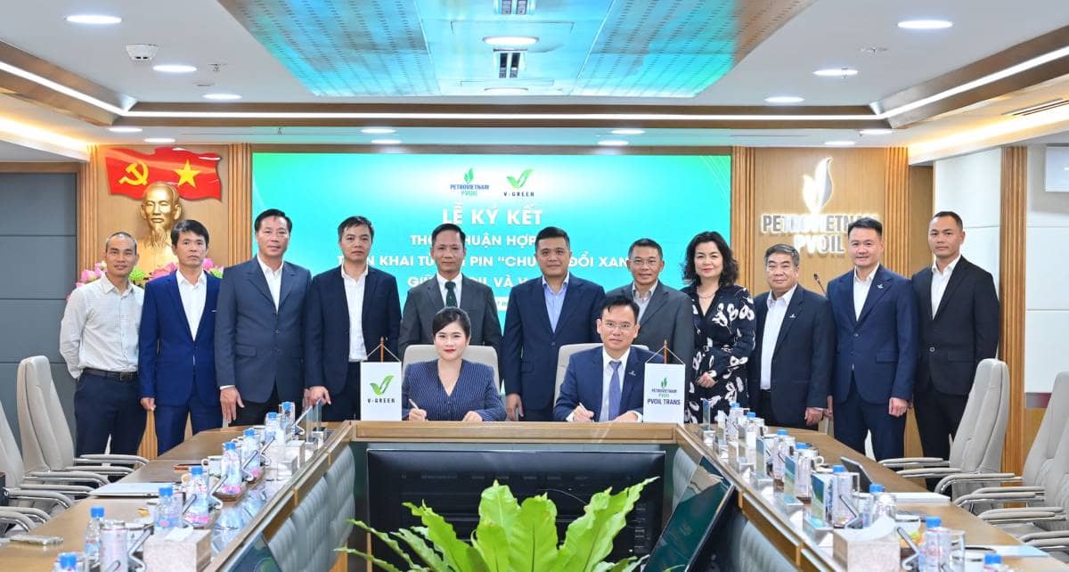 V-Green hợp tác triển khai hơn 3.000 tủ đổi pin xe máy điện tại hệ thống cửa hàng xăng dầu...