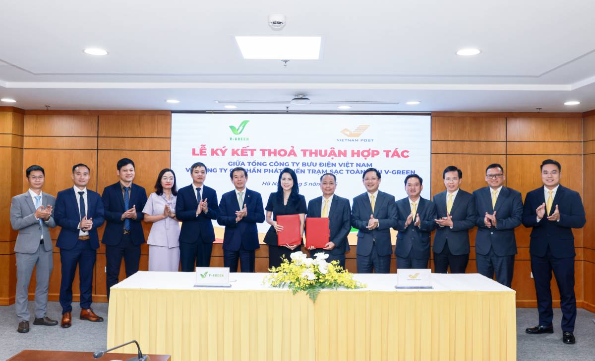 V-Green hợp tác Vietnam Post triển khai hơn 16.000 tủ đổi pin và 2.000 trụ sạc xe điện trên toàn quốc