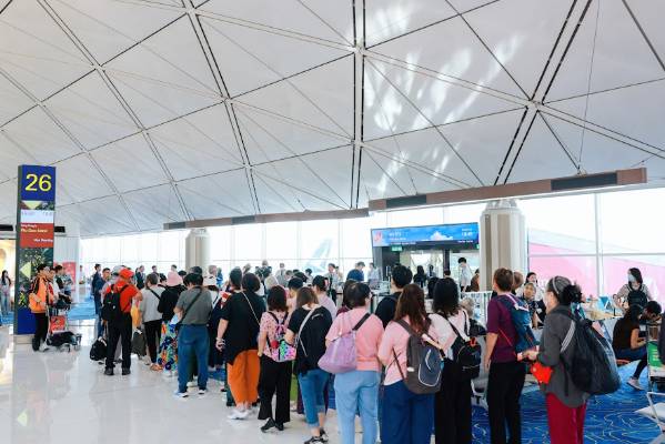 Sun PhuQuoc Airways chính thức cất cánh tới trung tâm tài chính hàng đầu châu Á