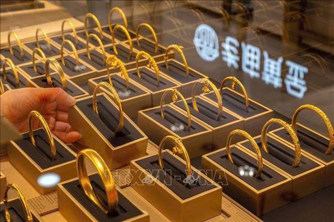 Vàng hạ nhiệt, nhu cầu tại Ấn Độ và Trung Quốc đồng loạt chững lại