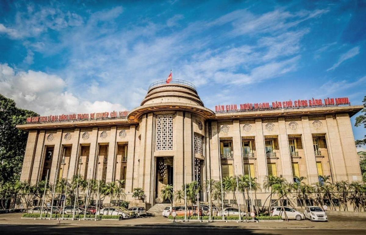 Lãi suất liên ngân hàng bất ngờ vọt lên 11%: Hệ thống ngân hàng đang thiếu tiền hay NHNN đang "giữ tỷ giá" bằng mọi giá?