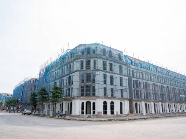 Dự án nhà phố hàng hiệu của Sunshine Group tăng tốc về đích, gần 1.300 căn đã cất nóc. Tâm điểm chú  ...