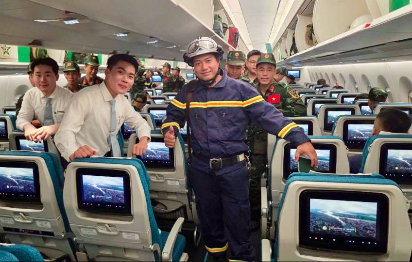 Vietnam Airlines đưa 124 cán bộ, chiến sĩ cùng 25 tấn trang thiết bị, hàng hóa hỗ trợ tới Venezuela