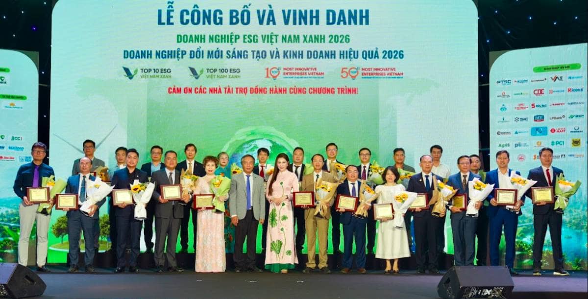 Vietnam Airlines hai năm liên tiếp vào Top 10 Doanh nghiệp ESG Việt Nam Xanh
