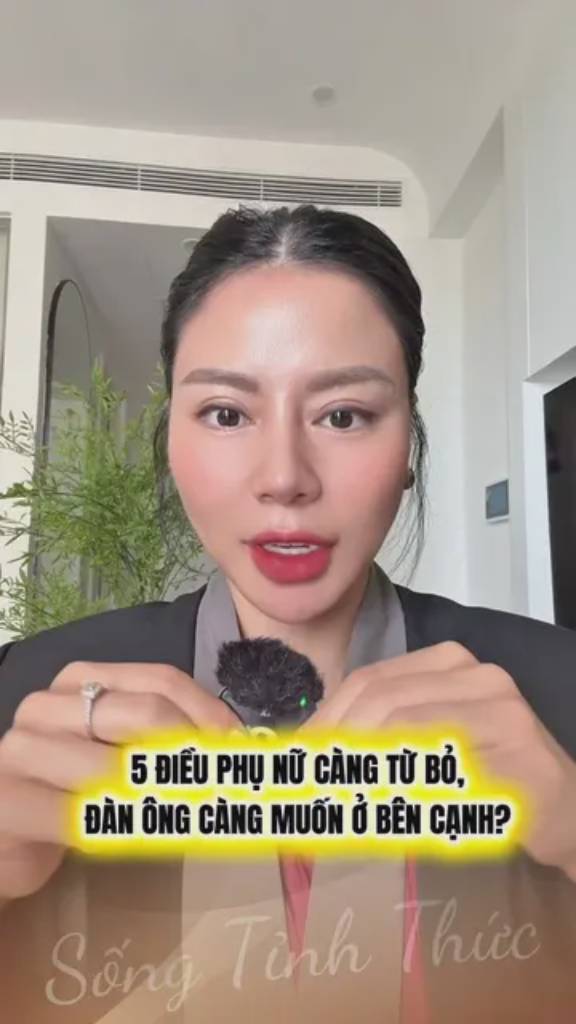 Minh Thủy - Sống tỉnh thức - 5 điều phụ nữ càng từ bỏ đàn ông càng muốn ở bên cạnh?  Bạn có thể tiếp tục yêu và đau… Hoặc cho mình 21 ngày để thay đổi vận mệnh tình yêu. Comment “Thay đổi” – mình sẽ gửi cho bạn hành trình 21 ngày Giải Nghiệp Tình Yêu.  