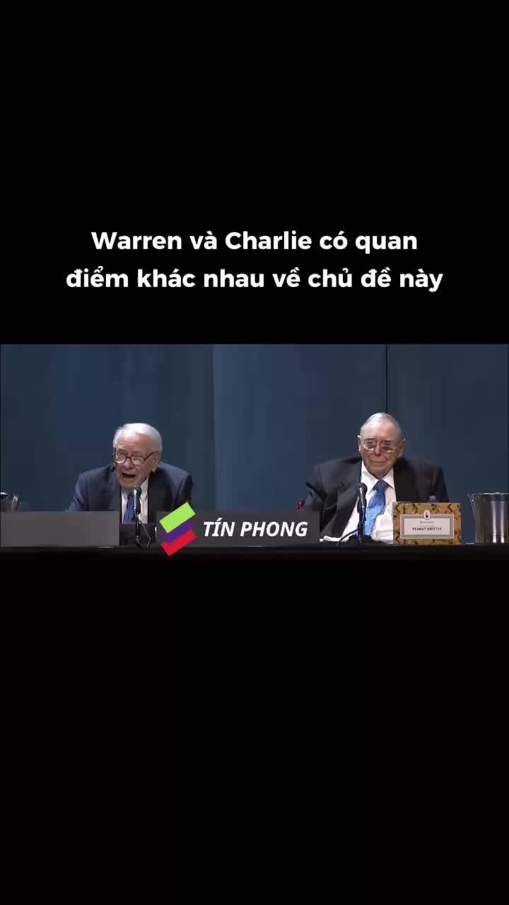 Warren và Charlie có quan điểm khác nhau về chủ đề này