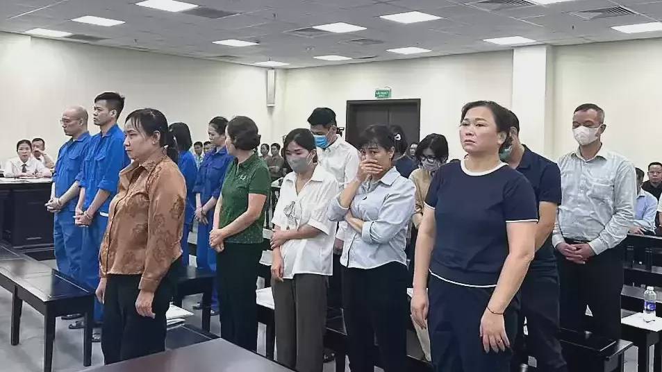 Loạt cựu cán bộ Sở Y tế Hà Nội nhận tiền, cấp phép sai 686 phòng khám, tiệm thuốc